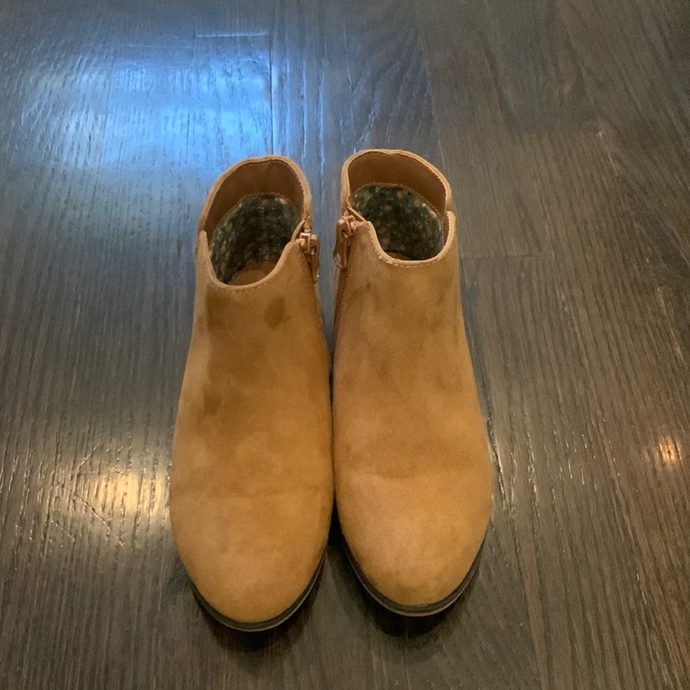 Girls’ booties